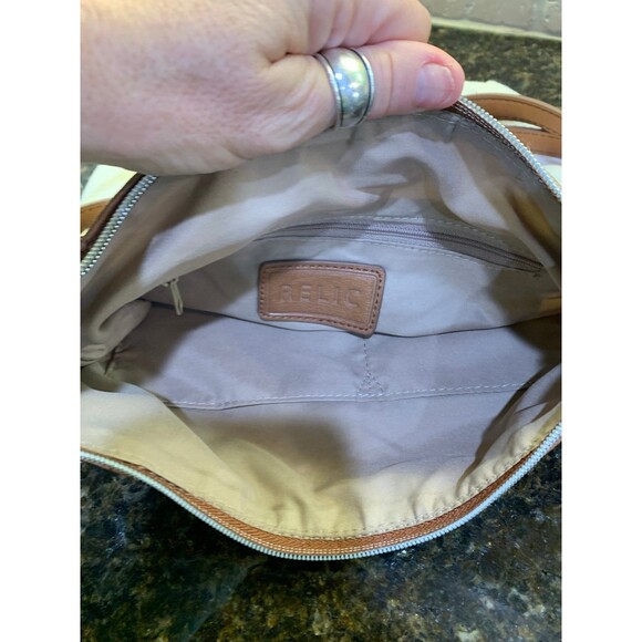 Relic Teagan Butterfly Crossbody Purse Bag Like New - Picture 7 of 7